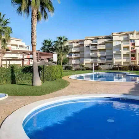 Apartment Retreat - Pool, Charm & Family Fun Denia