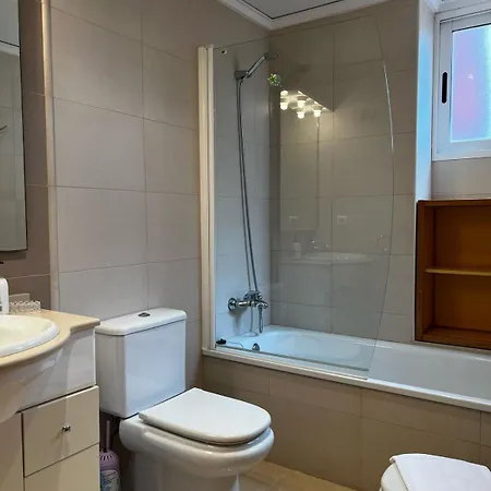 Apartment Retreat - Pool, Charm & Family Fun